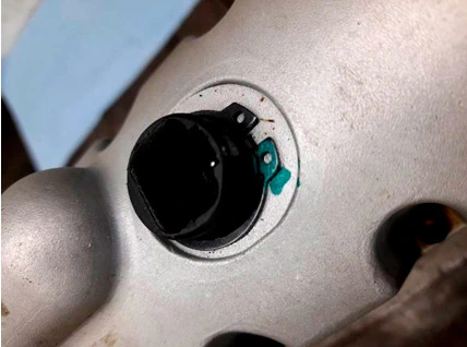 Фото 8. Пломбы в виде краски зелёного цвета на крепёжных деталях насоса