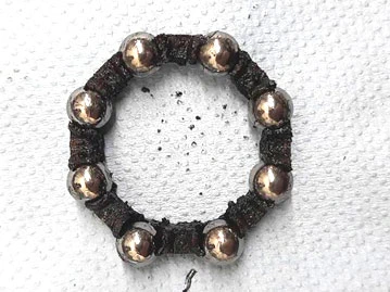 Фото 25. Наложения грязной смазки (чёрного цвета) на сепараторе